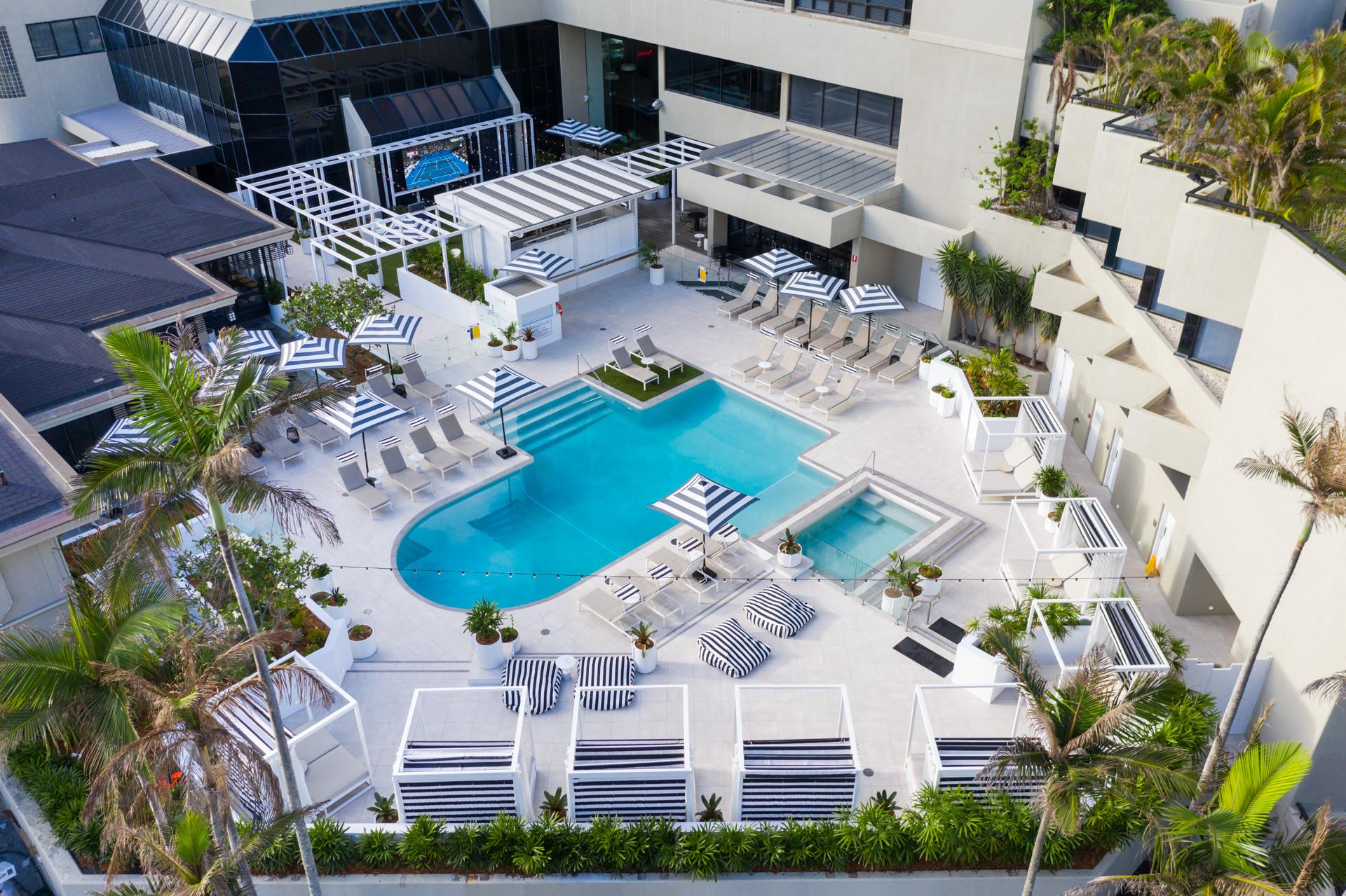 Отель Qt Голд-Кост Экстерьер фото Aerial view of the pool at the W South Beach