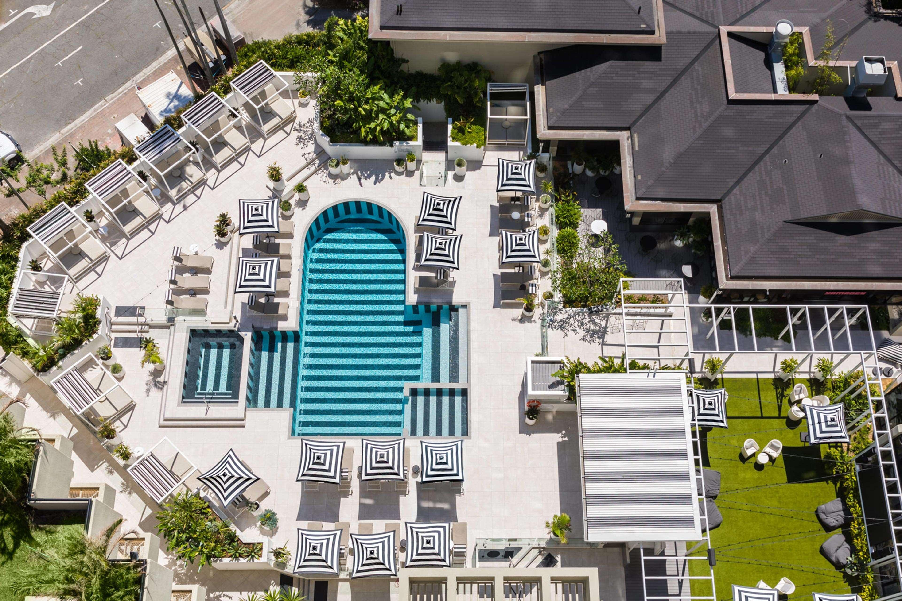 Отель Qt Голд-Кост Экстерьер фото Aerial view of the pool at the W Brisbane